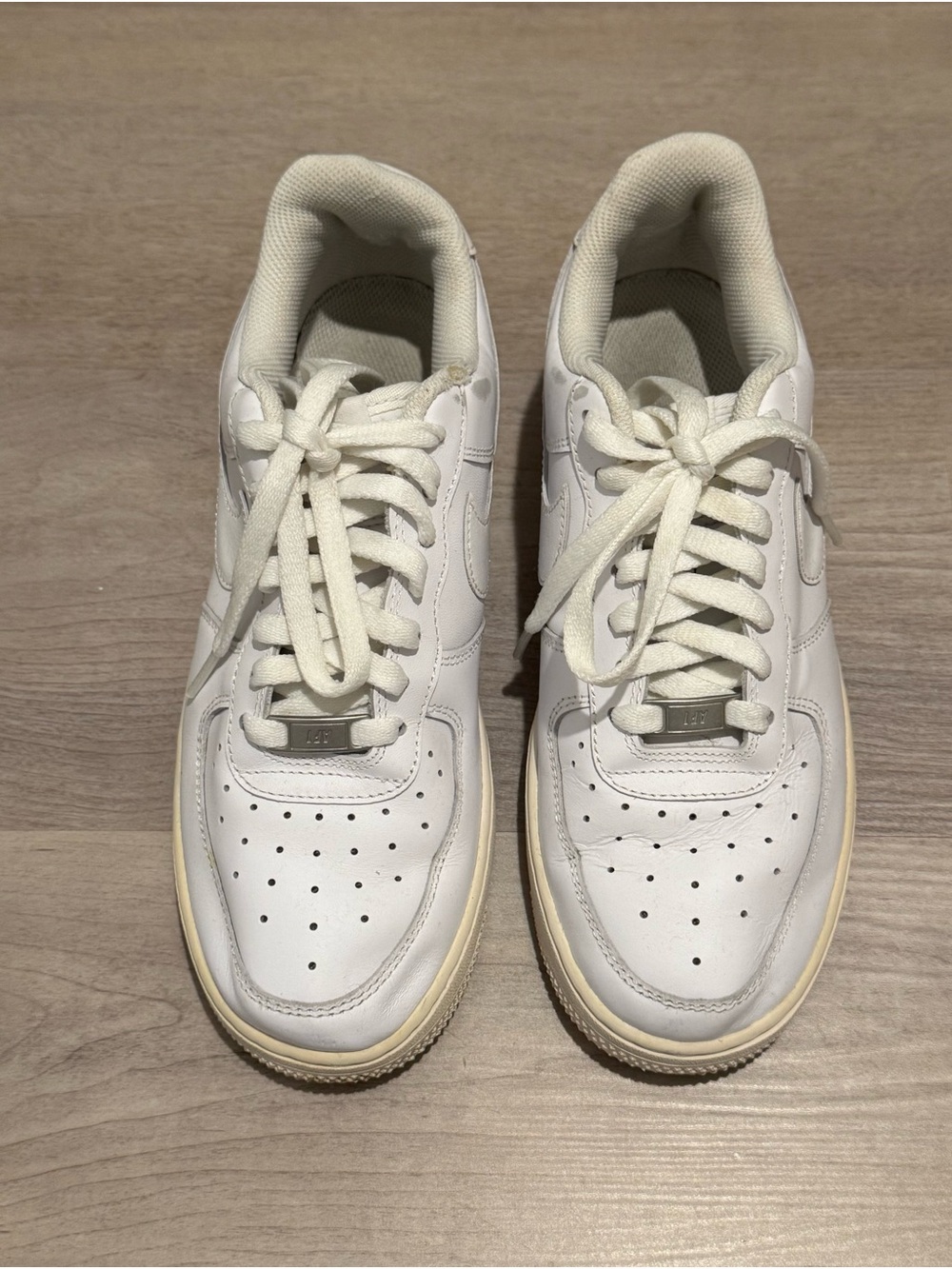 Nike Men's White Low-Top Leather Sneakers